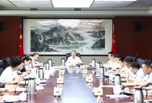 省联社党委理论学习中心组进行集体学习